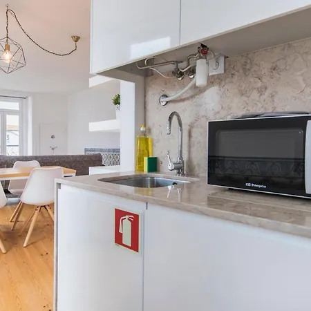 Lovelystay - Lusitano's Heart 2bdr In Alfama Appartement