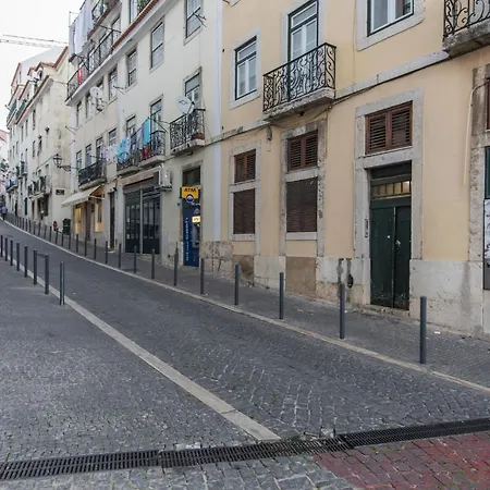 Lovelystay - Lusitano's Heart 2bdr In Alfama Appartement *