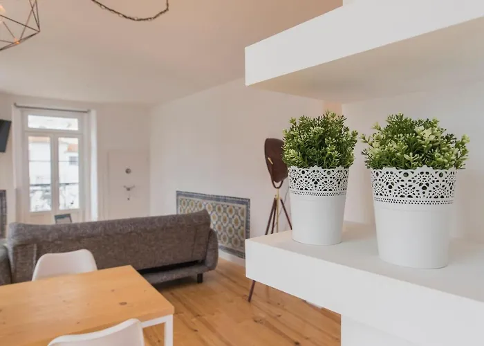 Lovelystay - Lusitano's Heart 2bdr In Alfama Апартаменты