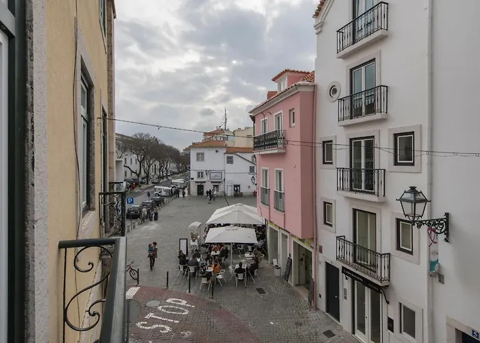 Lovelystay - Lusitano's Heart 2bdr In Alfama Апартаменты *