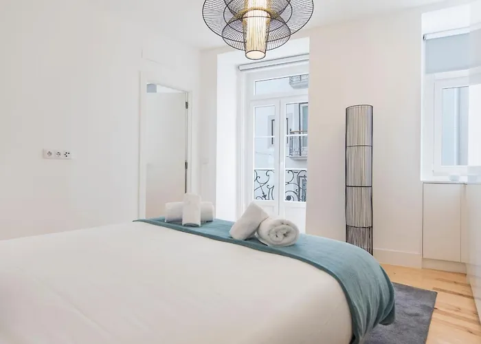 Lovelystay - Lusitano's Heart 2bdr In Alfama Апартаменты