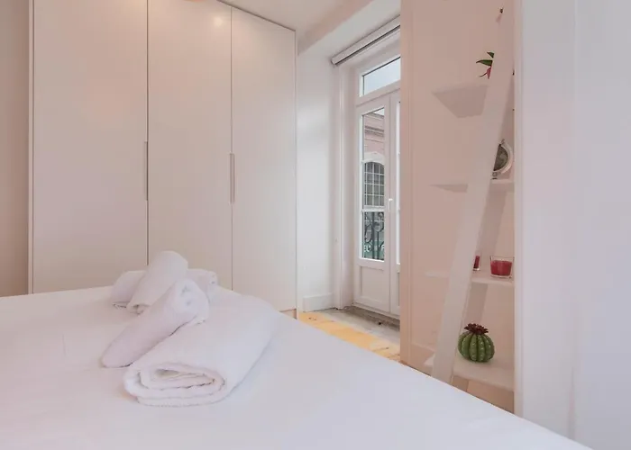아파트 Lovelystay - Lusitano's Heart 2bdr In Alfama 리스본